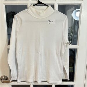 W6.   Cream Turtleneck Long Sleeve Top